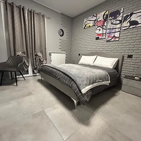 Bed & Breakfast Art 3*