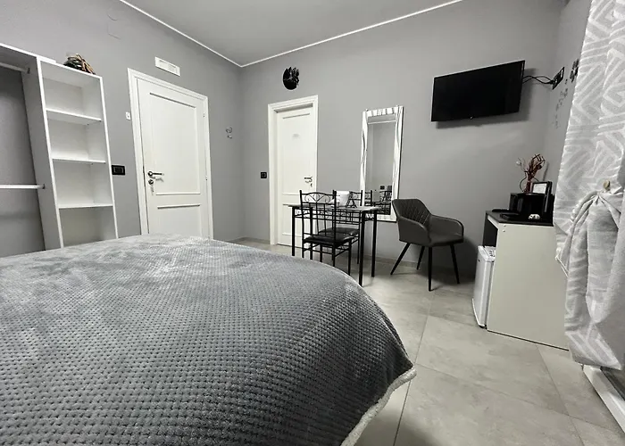 Bed & Breakfast Art 3*